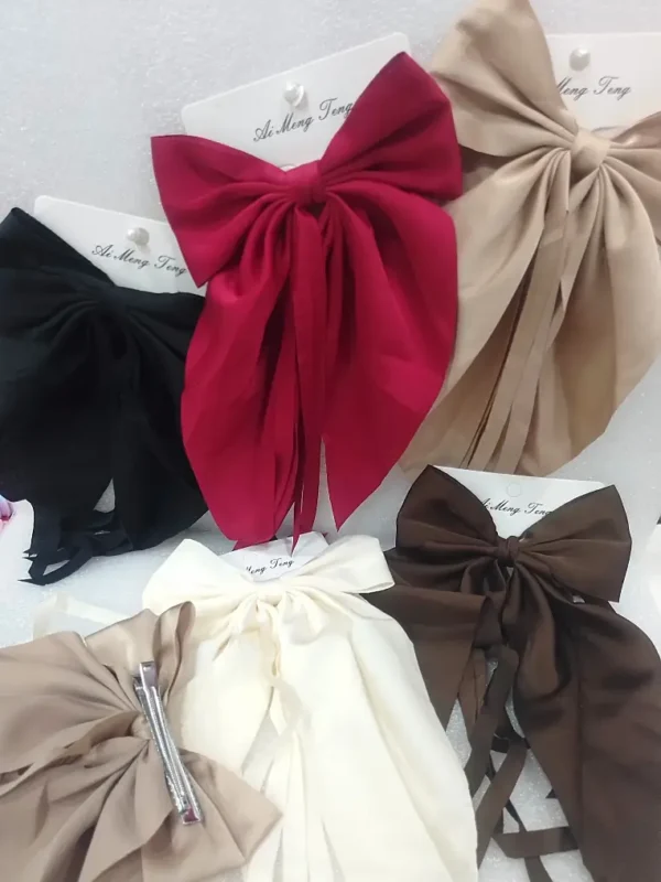 Pince à cheveux papillon en satin, coloris assortis